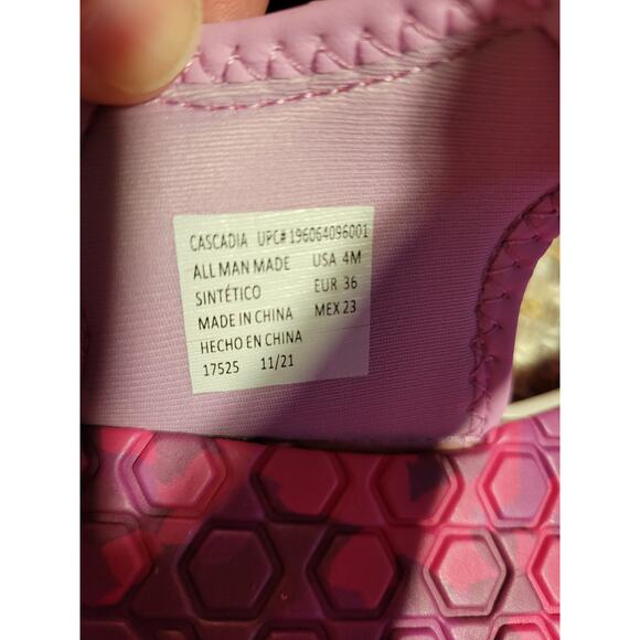 Eddie Bauer Cascadia Hot Pink Tie Dye adjustable Girls River sandals size 4M NWT - Picture 7 of 8